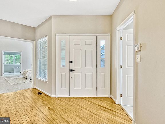 5th image of 3726 Millpond Ct