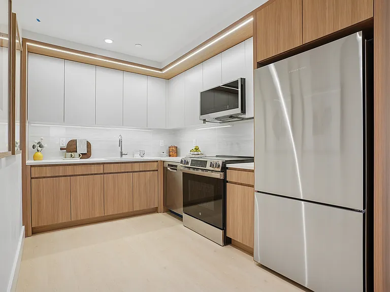 170 Freeman St #205 — Photo 5