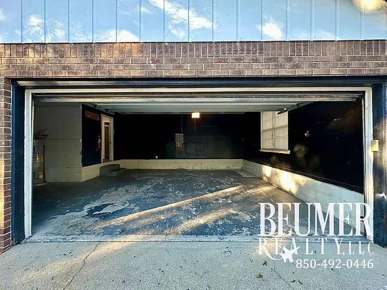 231 S 69th Ave — Photo 27