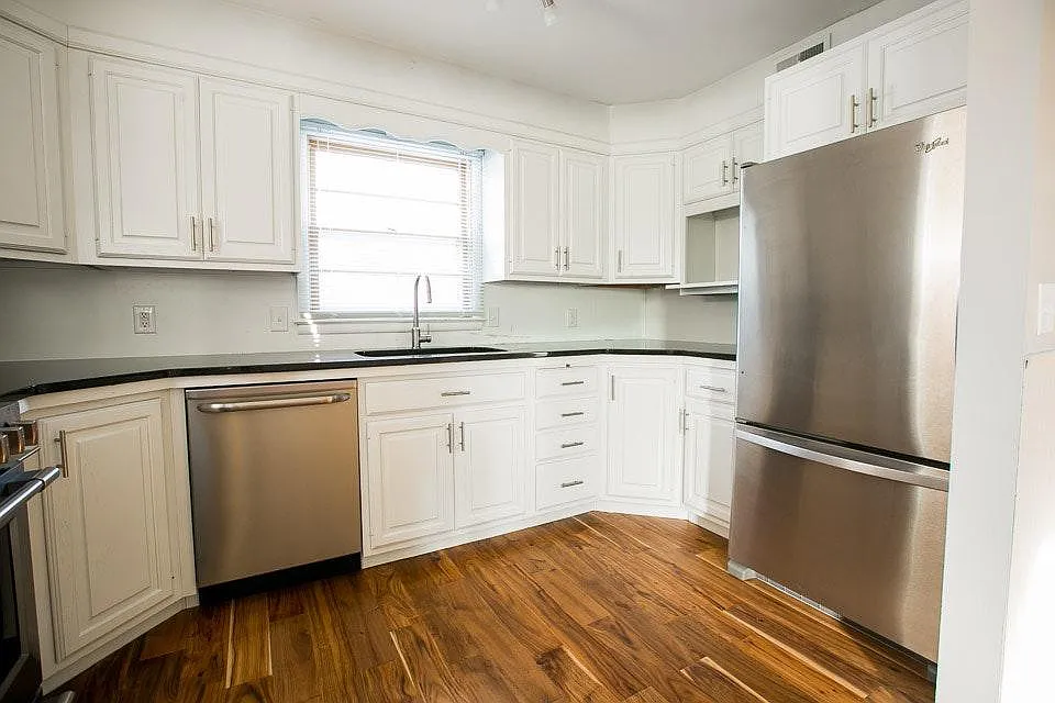 8515 California Street — Photo 4