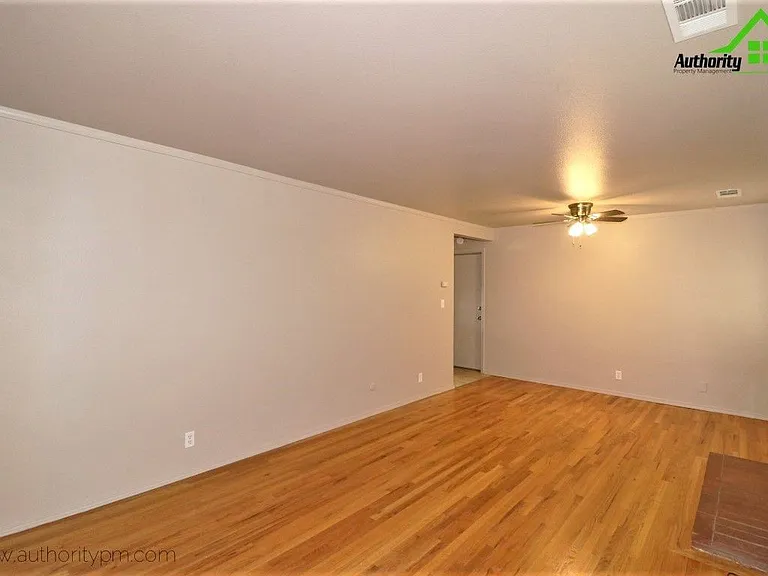 3909 Mercury Dr — Photo 6