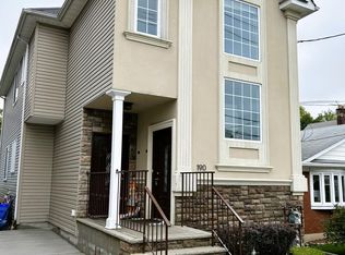 190 Dixon Ave, Staten Island, NY 10303