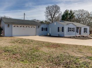 411 S Elm St, Pendleton, SC 29670