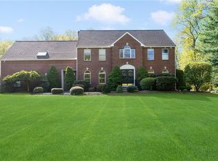 25 Connors Farm Dr, Smithfield, RI 02917