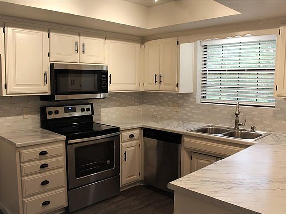 5th image of 925 S 25th Pl