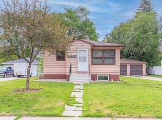 1422-1424 15th St S, Fargo, ND 58103