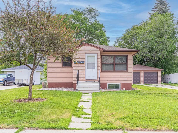 1422-1424 15th St S, Fargo, ND 58103