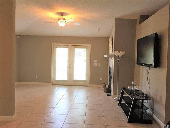 5th image of 10498 Millbrook Dr