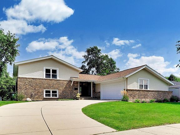 2nd image of 2307 N Kennicott Dr