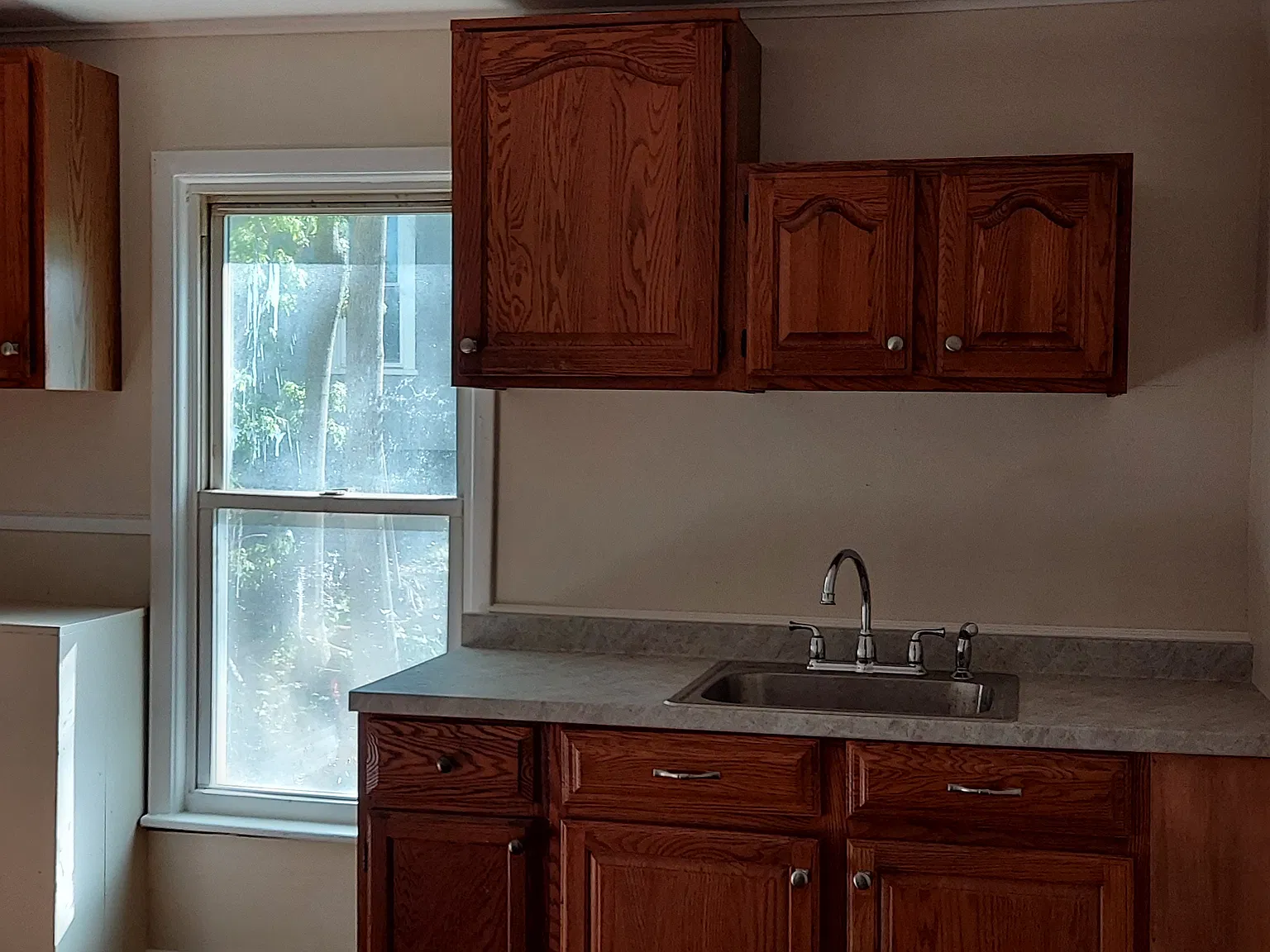 3 bed, 1000 sqft, $1,200 — Photo 2