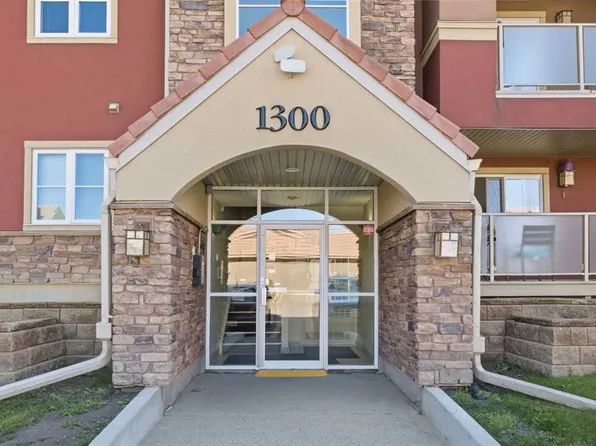 1313 N Edenwold Hts NW, Calgary, AB T3A 3T5