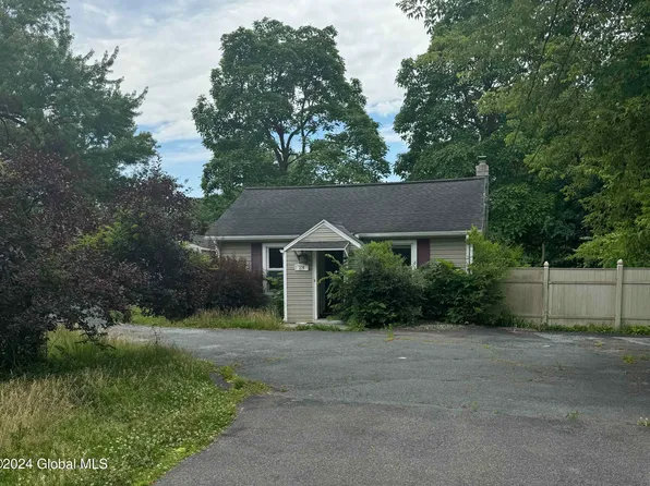 274 3rd Avenue, Rensselaer, NY 12144