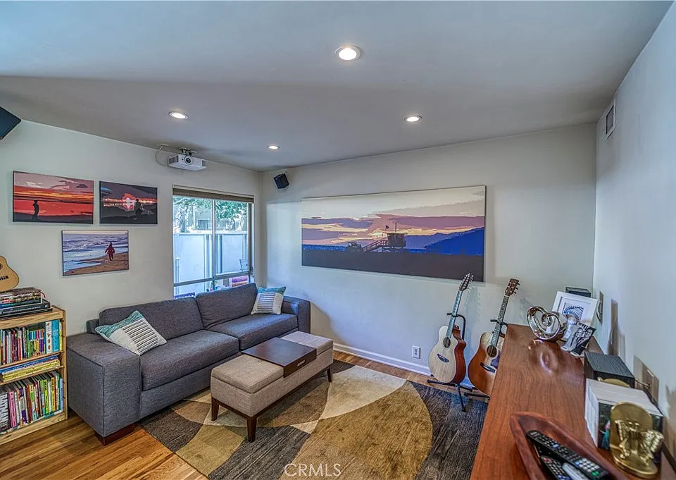 4353 Colfax Ave #13