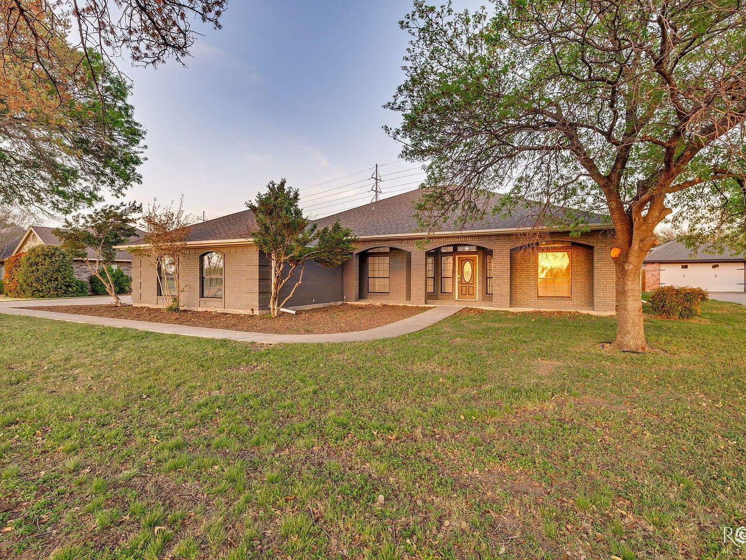 1628 Country Club Rd