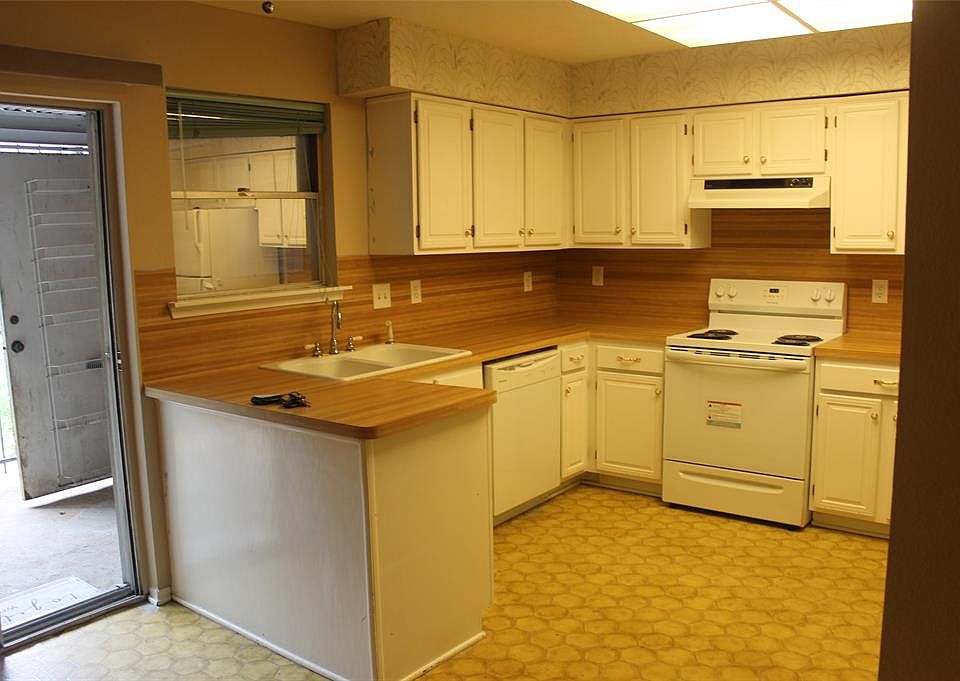 1st image of 5835 Village Forest Ct #5835