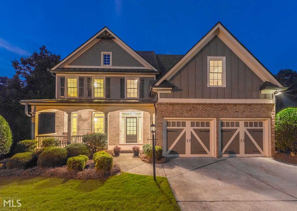 1st image of 587 Richmond Pl