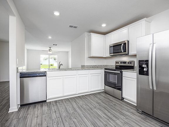 5th image of 708 Hernandes Ave SE