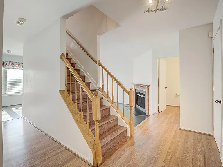 13907 Concord Ave — Photo 24