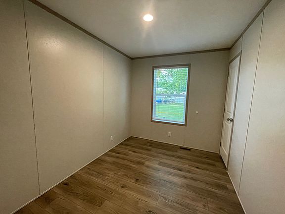3rd image of 7 Tahoe Ln