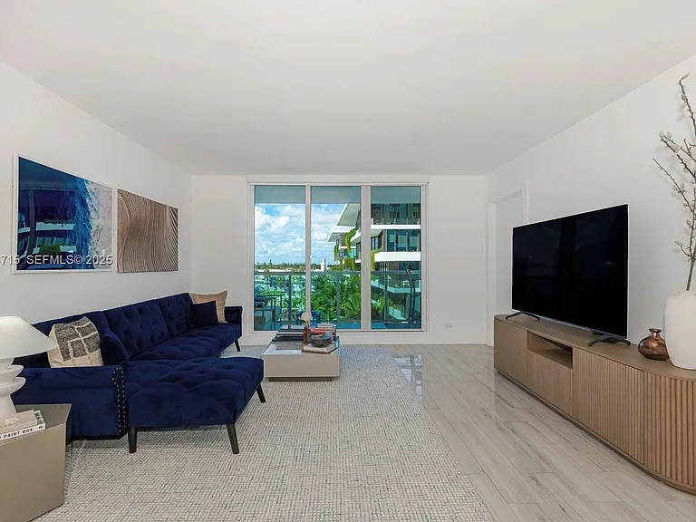 2301 Collins Ave #534 — Photo 4