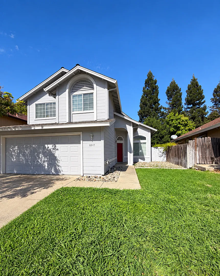 Bright & Spacious 3 Bedroom Home with Vaulted Ceilings, New Carpet & Private Backyard in Antelope! — Photo 1