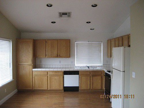 3rd image of 1632 Jonquil Dr