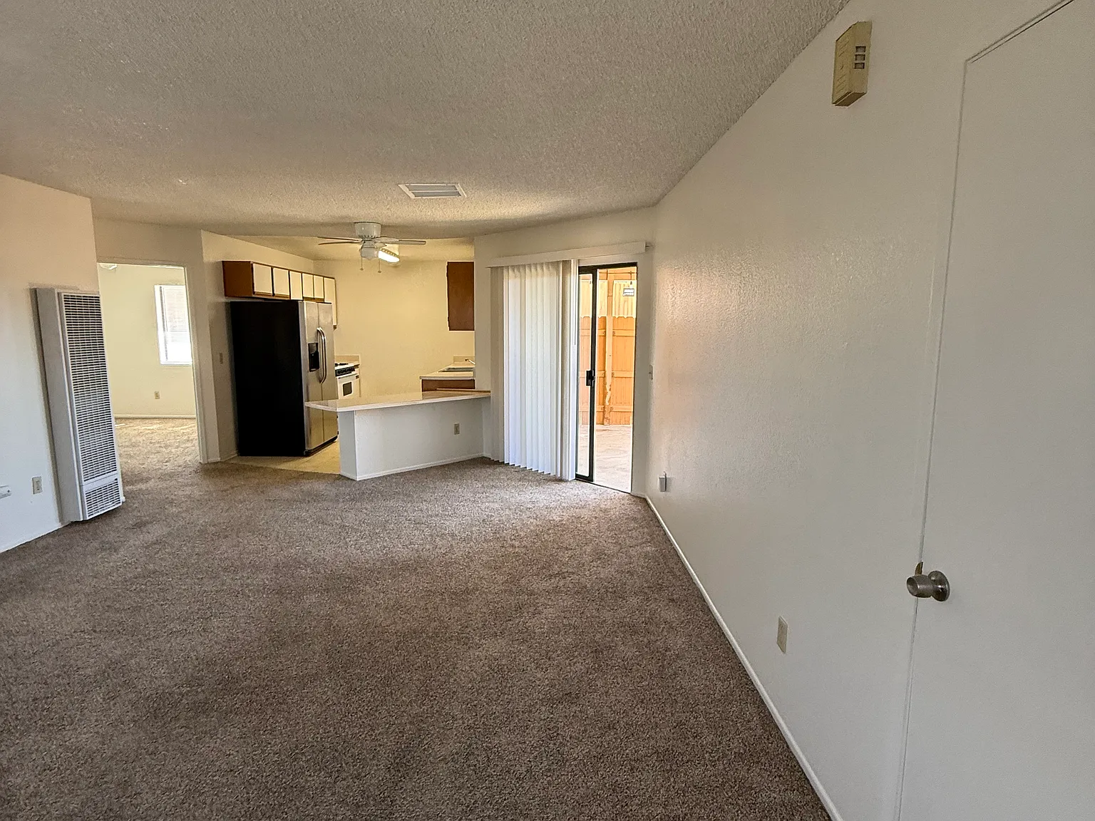 2 bed, 899 sqft, $1,050 — Photo 2
