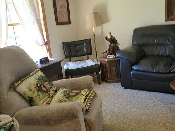 4th image of 207 Owen Street