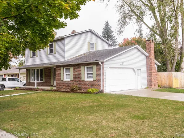 895 Virginia Ave, Marysville, MI 48040