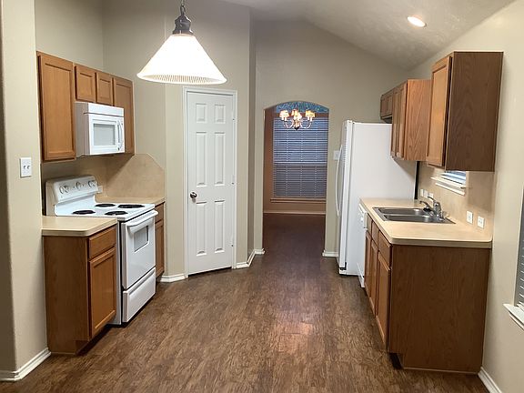 2nd image of 18463 Sunrise Pines Dr