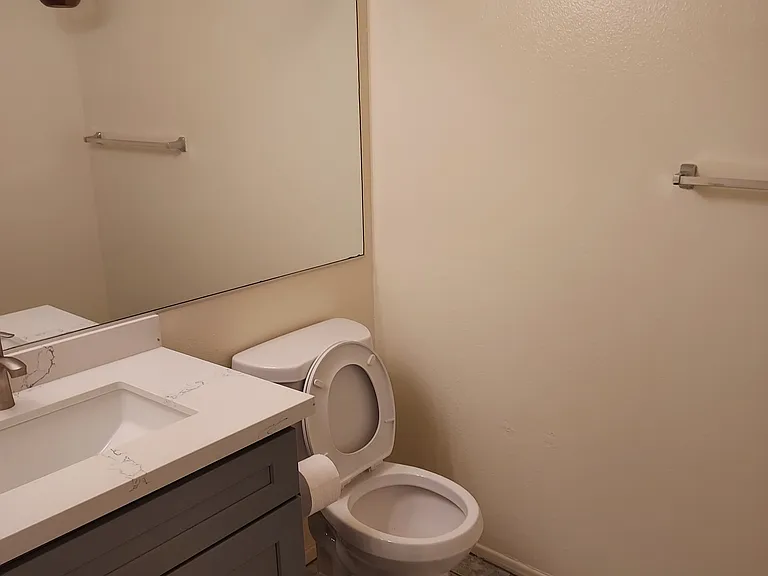 8106 Loren Ln — Photo 2