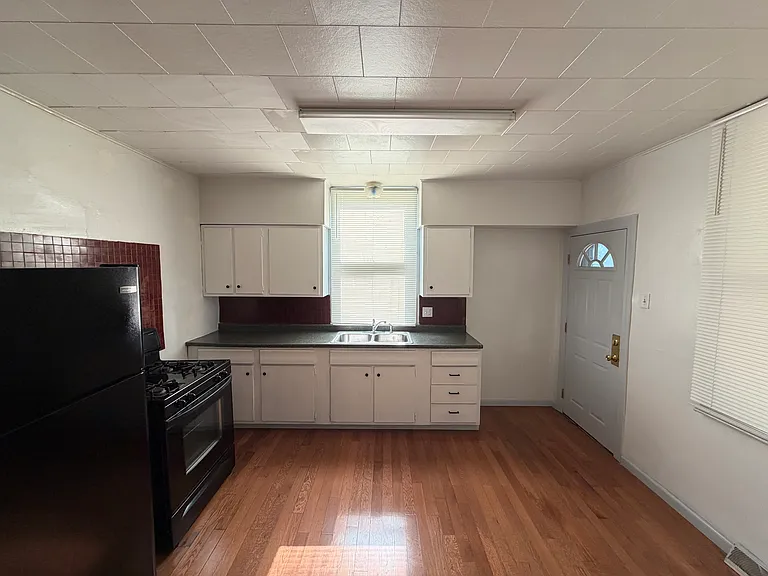 2647 Brighton Rd — Photo 1