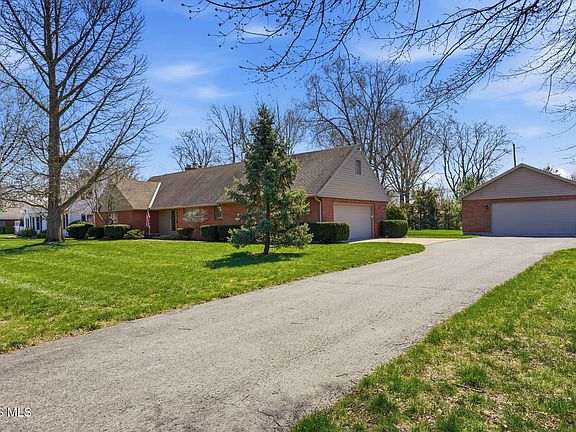 4th image of 411 Orchard Ln