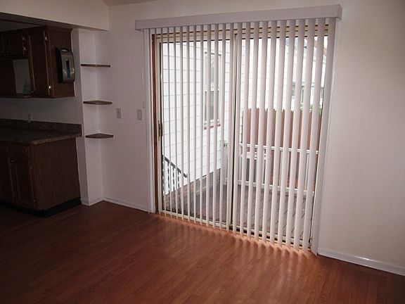 4th image of 4918 Longwood Ave