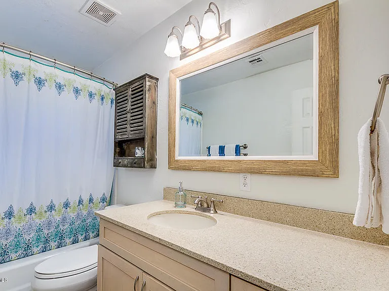 4113 E Minnezona Ave — Photo 18