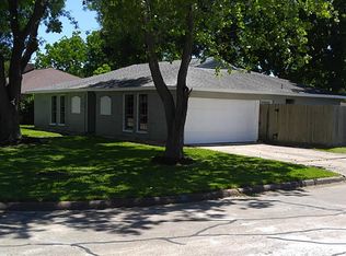 16802 Barcelona Dr, Friendswood, TX 77546