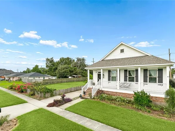 1324 Perrin Dr, Arabi, LA 70032