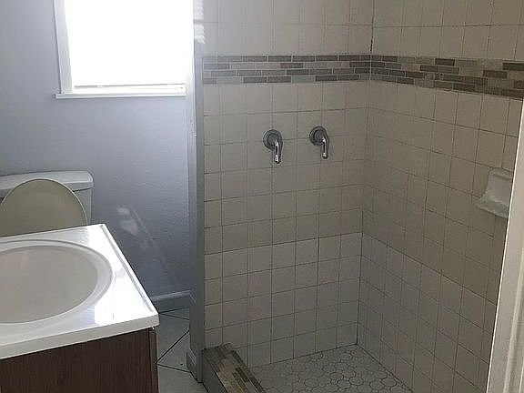 2nd image of 1410 18th St