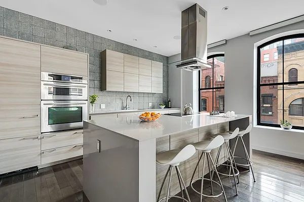 Sold by Compass | media 5