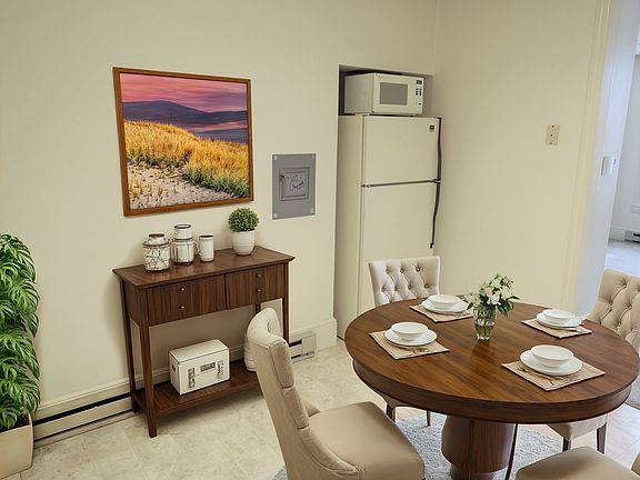 Left side of kitchen