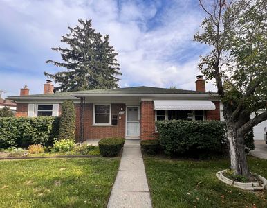 12319 E Eleven Mile Rd, Warren, MI, 48093