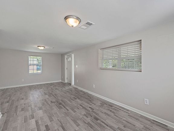 5th image of 8501 Pond Ave