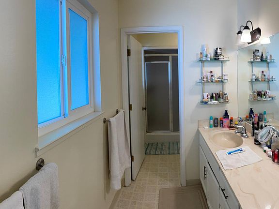 Double sink master bathroom