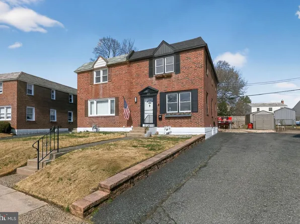 329 Holland St, Crum Lynne, PA 19022