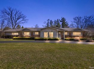 1490 Charrington Rd, Bloomfield Hills, MI 48301