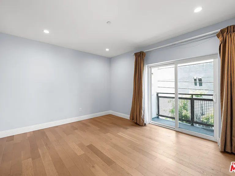 2939 W Leeward Ave #407 — Photo 19