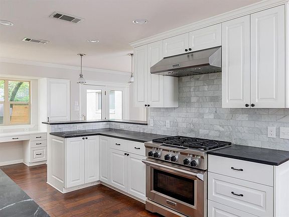 2nd image of 8715 Tallwood Dr