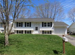 6702 Kingswood Ln NE, Cedar Rapids, IA 52402