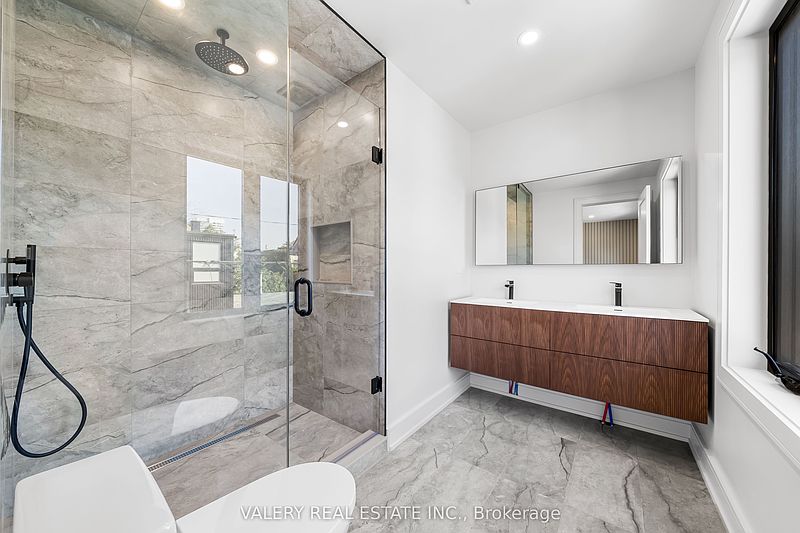 Toronto House for rent - 3 Bedrooms — photo 20