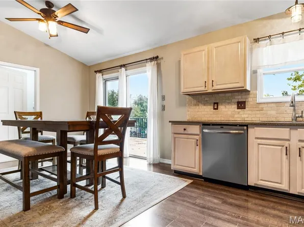 11 Bryan Valley Ct, O'Fallon, MO 63366